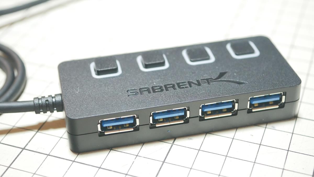 Sabrent USB 3.0 ブルーLEDハブを購入 個別スイッチ付き HB-UM43-JP – A2-blog